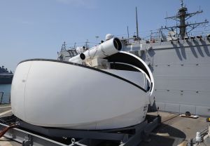 Лазерная пушка на корабле ВМС США